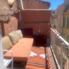 Appartement avec terrasse au cœur du panier